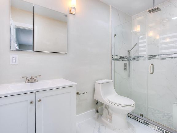 5th image of 17720 Myrtle Lake Drive