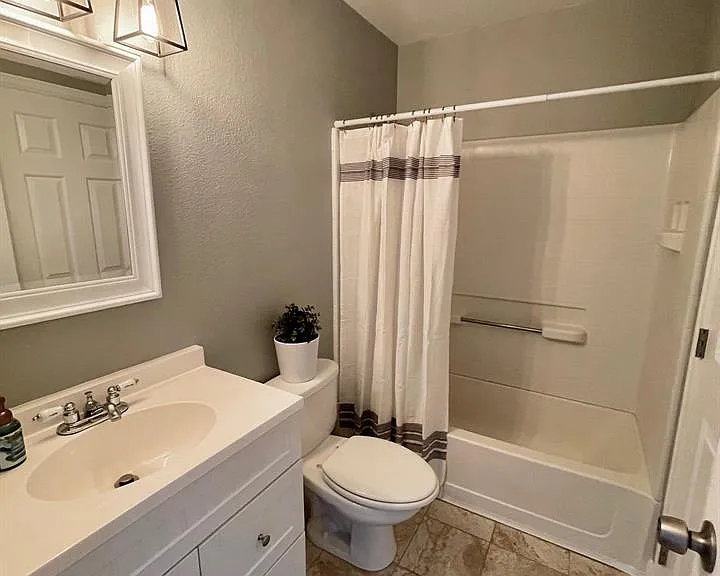 254 Beacon Ct #5 — Photo 15