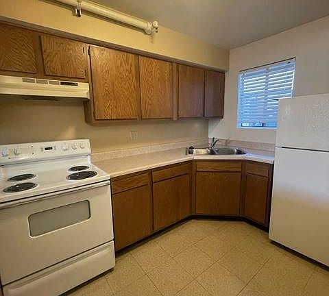 3rd image of 1701 N Park Ave #2