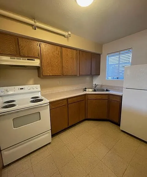 1701 N Park Ave #2 — Photo 3
