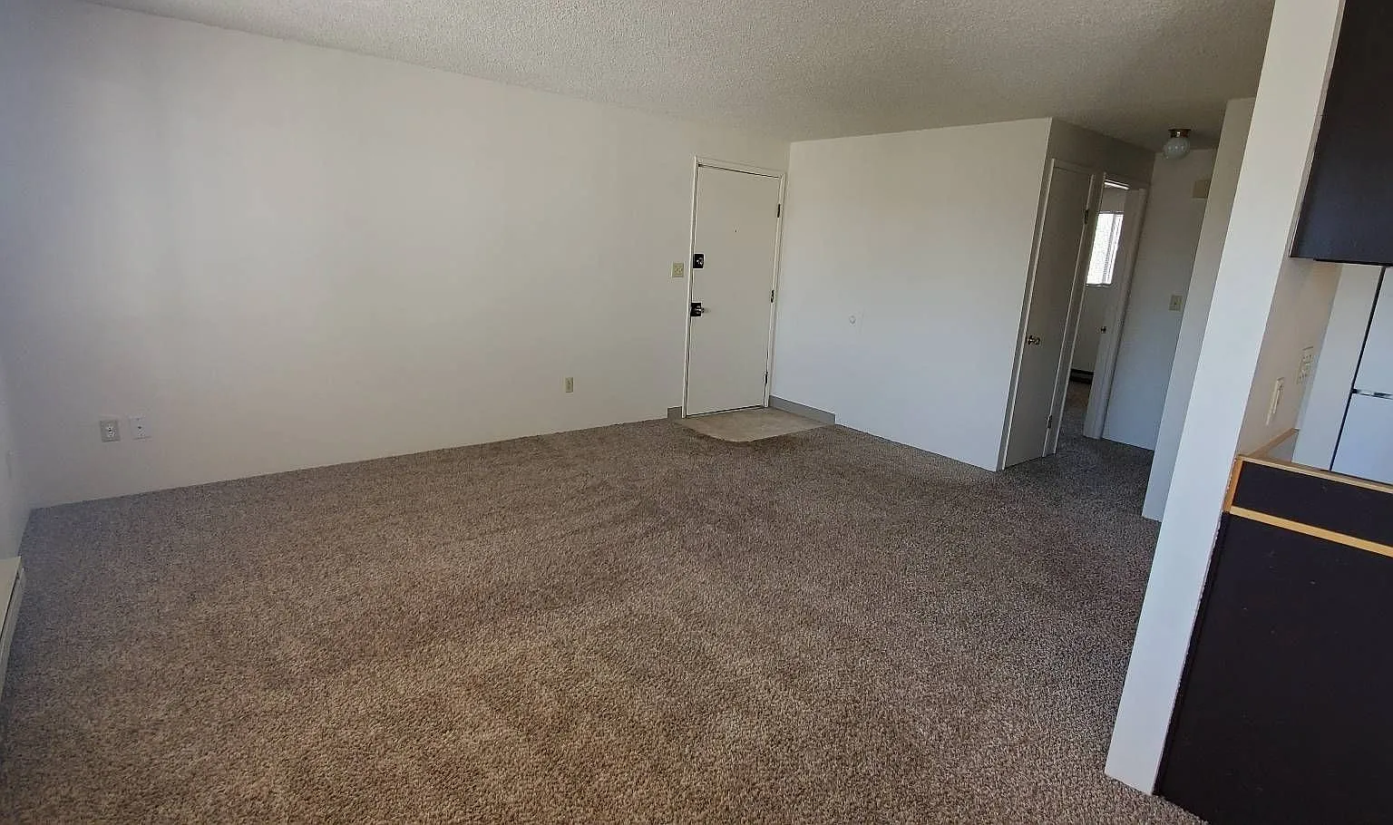 1061 Washington Apartments — Photo 3