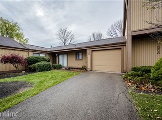 355 Walnut Ln, Mason, OH