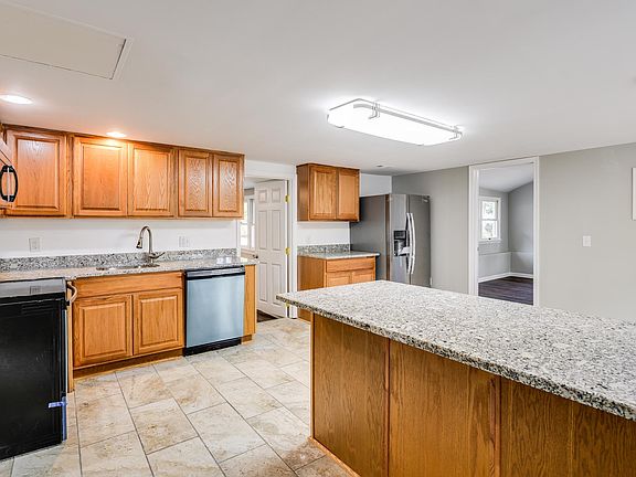 2nd image of 1086 Sun Valley Dr