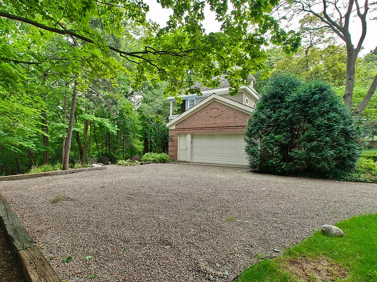 427 N Sheridan Rd — Photo 49