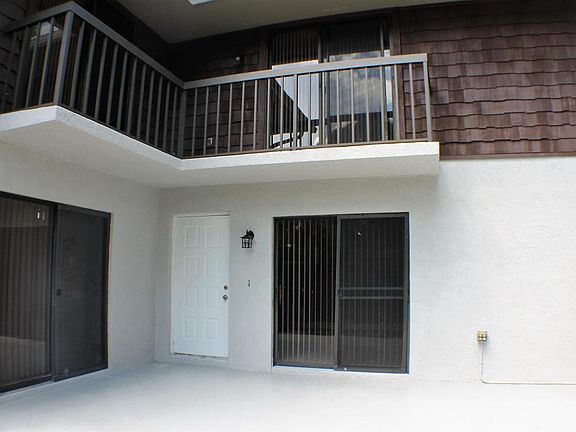 3rd image of 1601 SE Excaliber Ln #A