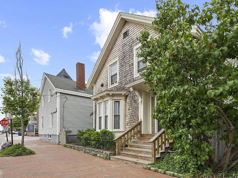 46 Bramhall St #1