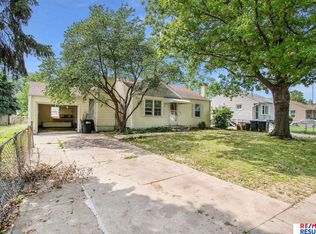 4976 S 41st St, Omaha, NE 68107
