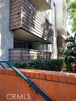 2nd image of 360 S Euclid Ave Unit 122