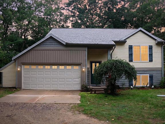 4th image of 21784 Center Dr
