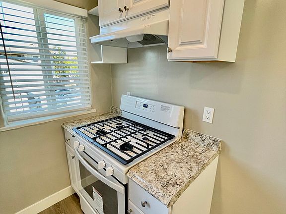 4th image of 223 W Dryden St APT E