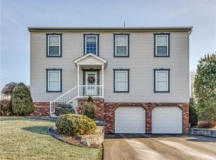 124 Shady Oak Dr, Cranberry Township, PA