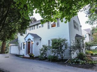 84 Shoreham Dr, Rochester, NY 14618