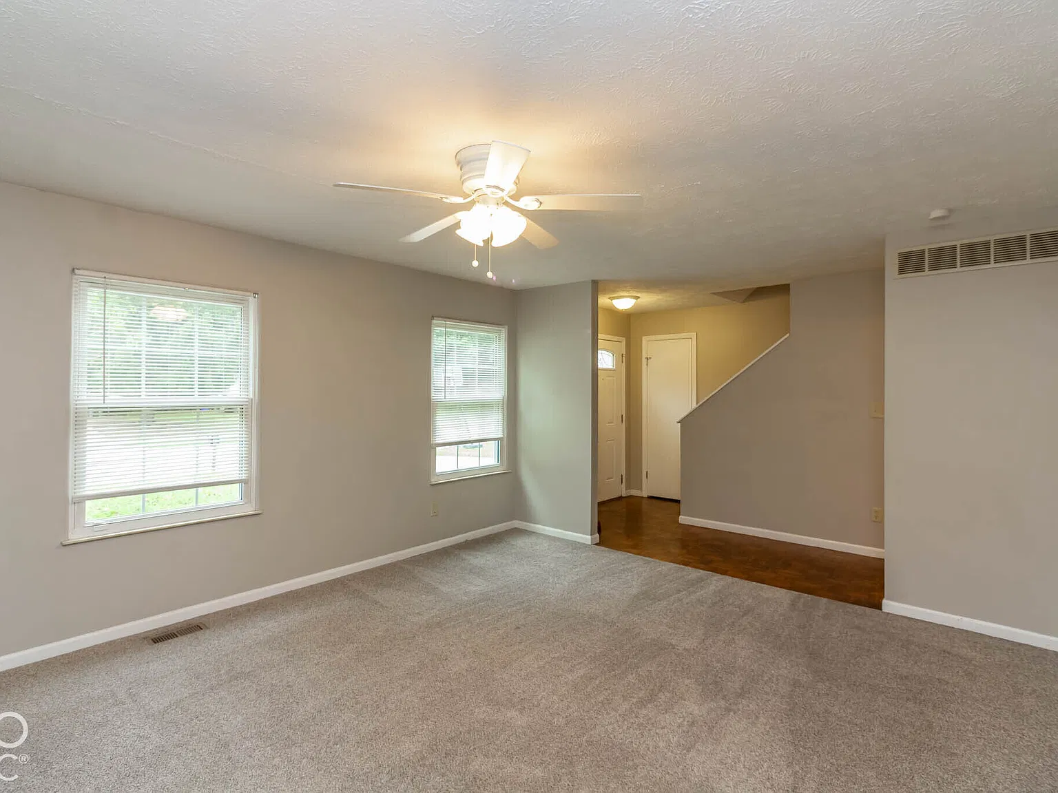 4 bed, 2.5 bath, 2490 sqft, $2,250 — Photo 3