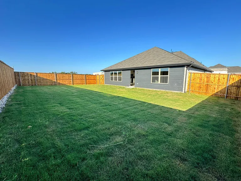 3300 Kingdom Dr — Photo 16