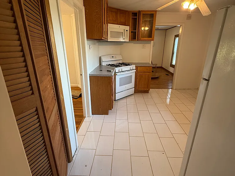 208 Church St — Photo 12