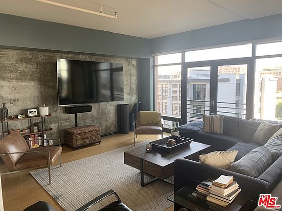 4th image of 1111 S Grand Ave APT 918