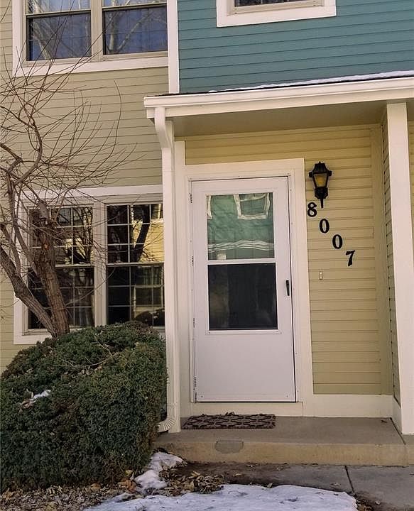 1st image of 8007 Lexington Park Dr