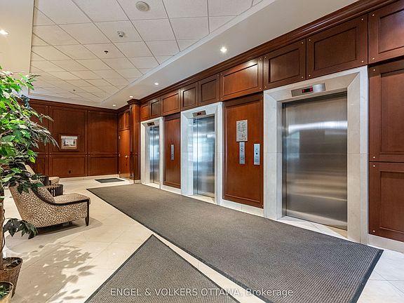 4th image of 200 Rideau St #206
