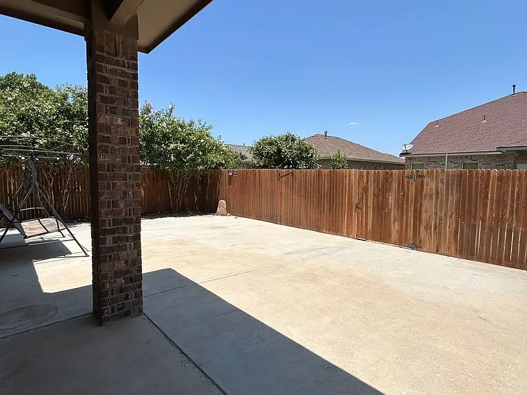 3900 Roma St — Photo 20