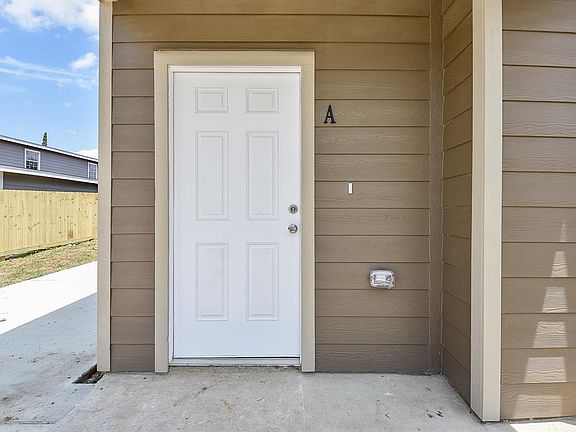 2nd image of 3515 Shelby Cir #A