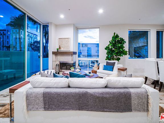 5th image of 401 California Ave APT 1