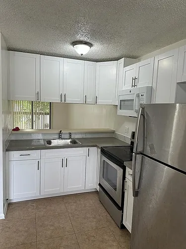 4076 Lakeside Dr #4076 Photo 1 4076 Lakeside Dr #4076 Photo 1