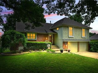 113 Johnston Pkwy, Raymore, MO 64083