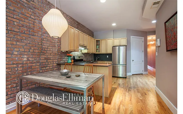 Sold by Douglas Elliman | media 17