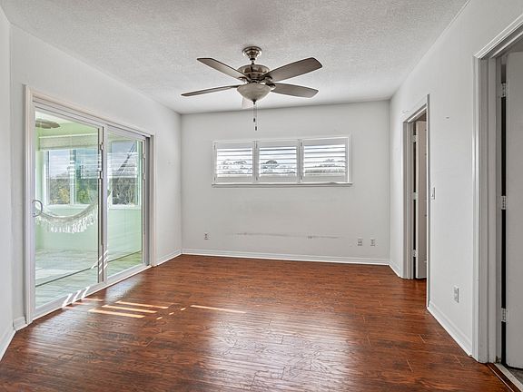 3rd image of 1800 The Greens Way APT 1802