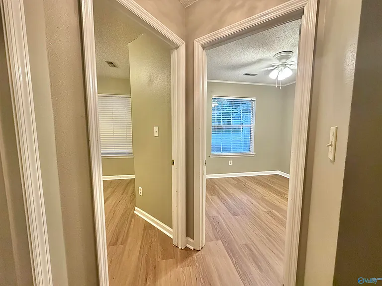 105 Sugarwood Ct — Photo 16