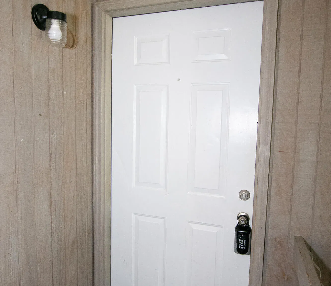 2 bed, 1.0 bath, $925 — Photo 2