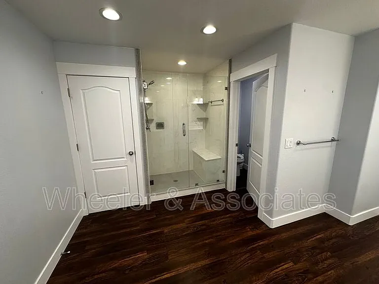 1928 Endicott Cir — Photo 16
