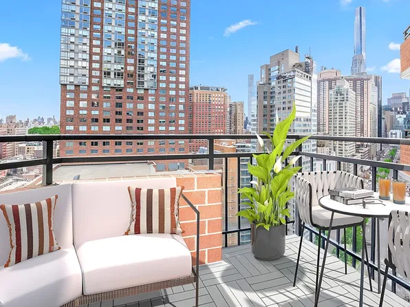 1991 Broadway APT 21A, New York, NY 10023