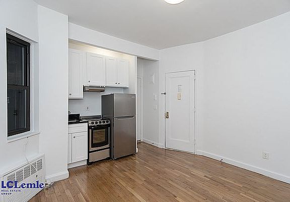 5th image of 1592 2nd Ave #3RS