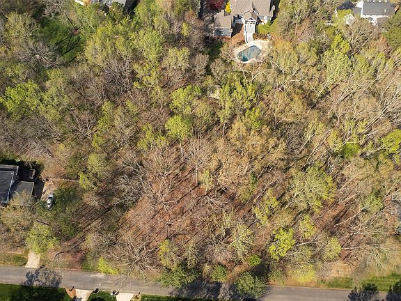 2nd image of 3514 Weddington Oaks Dr