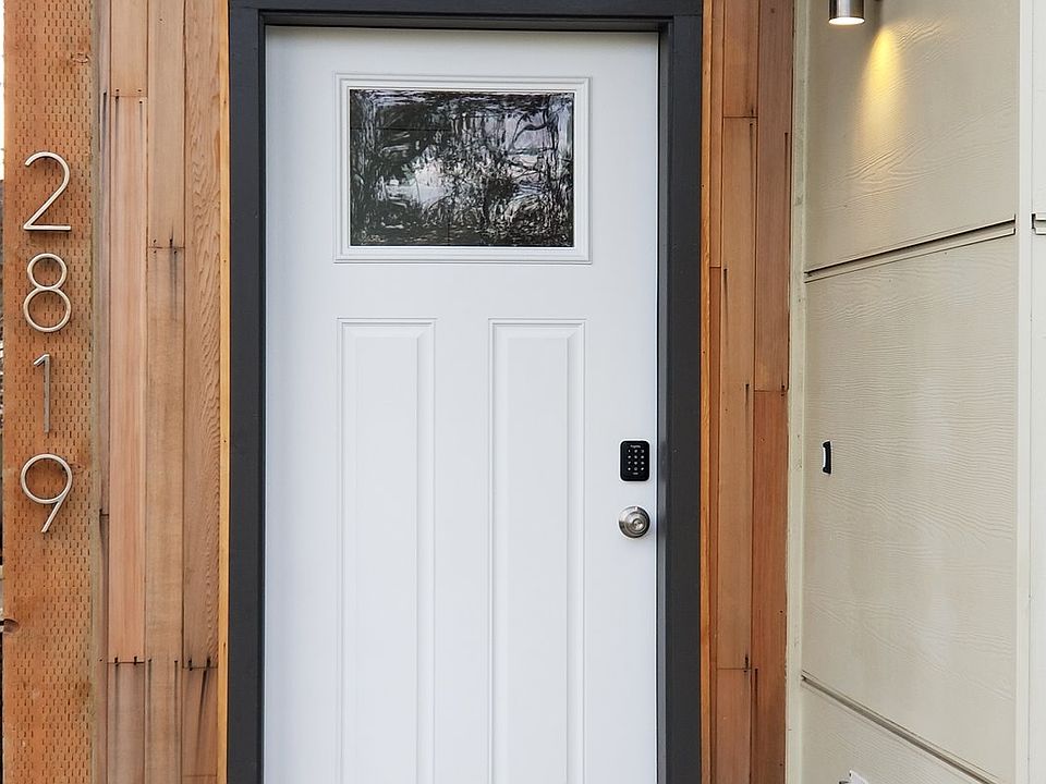 2nd image of 2819 SE Brookwood Ave
