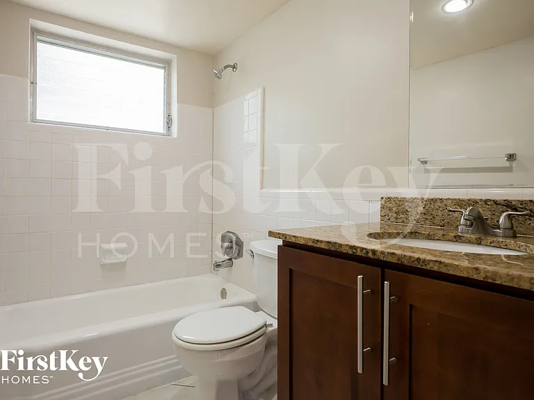 3430 NW 34th St — Photo 13
