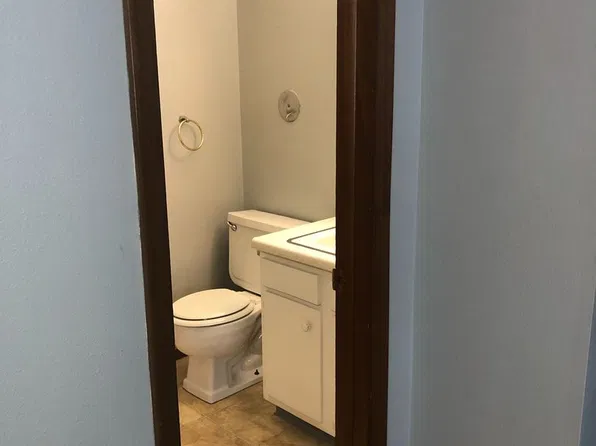 Greenwood Apartments, 318 18th St NE APT 1, Cedar Rapids, IA 52402
