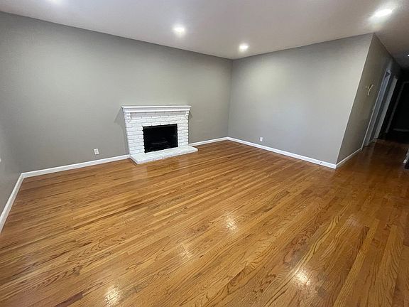 3rd image of 1438 Myrtle Ave