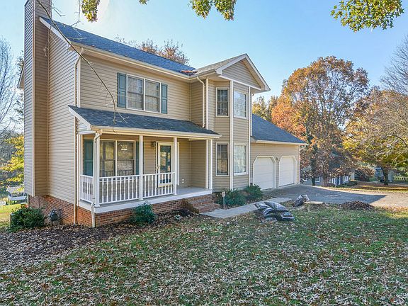 2nd image of 253 Clearwater Dr