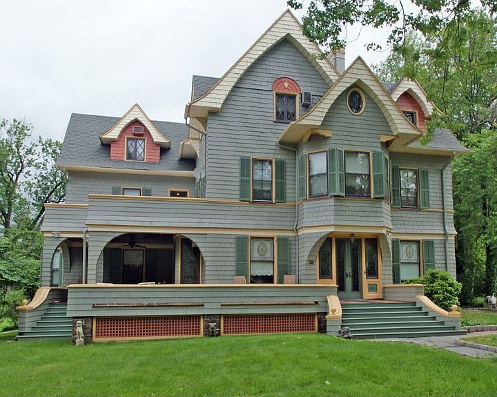 1st image of 163 Irving Ave