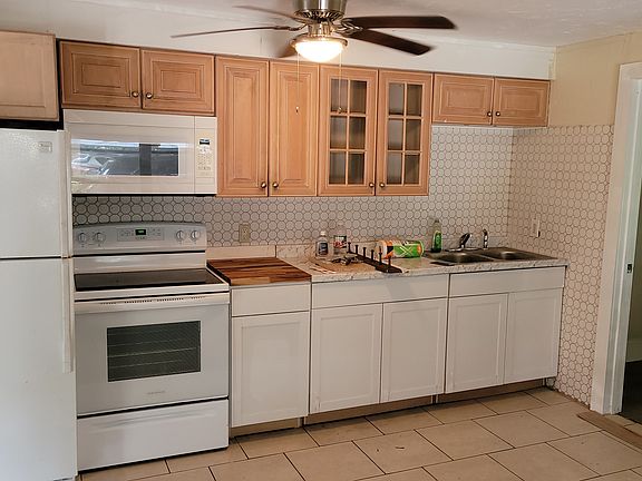 3rd image of 203 Labelle Ave #B