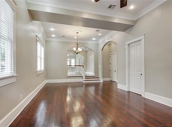3rd image of 811 Louisiana Ave