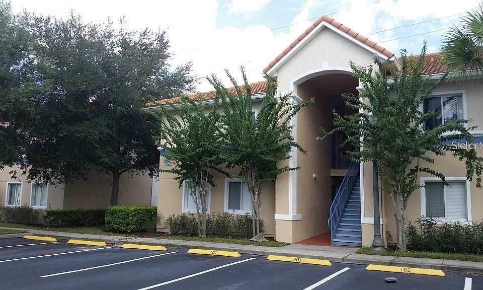 1st image of 495 Las Cortes Ln APT 204