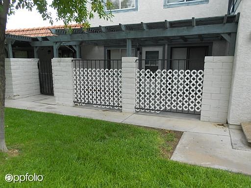 2nd image of 1100 Willow Tree Dr Unit C