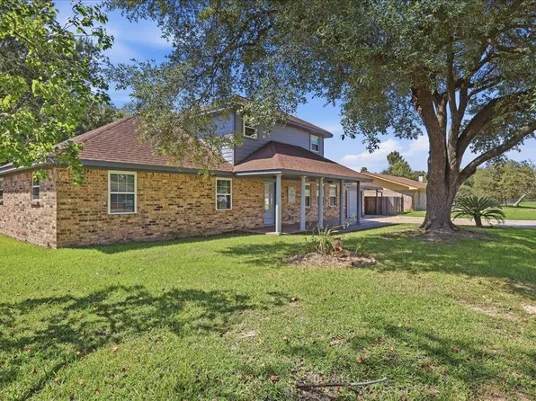 27 Stradford Dr, Orange, TX 77632
