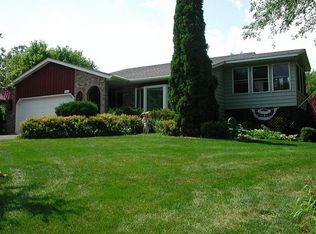 3520 York Dr, Woodbury, MN 55125