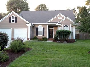 8415 Earlham Ct, Charlotte, NC 28277