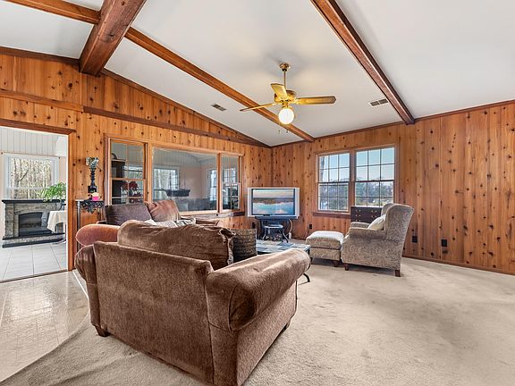 3rd image of 107 Jacks Ln