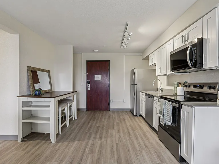Woodland Flats Apartments — Photo 10